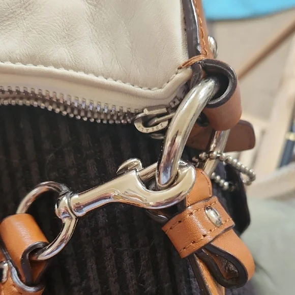 Coach Cream and Brown Shoulder Bag - Picture 5 of 5